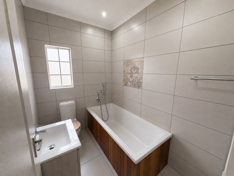 3 Bedroom Property for Sale in Waterkloof East North West